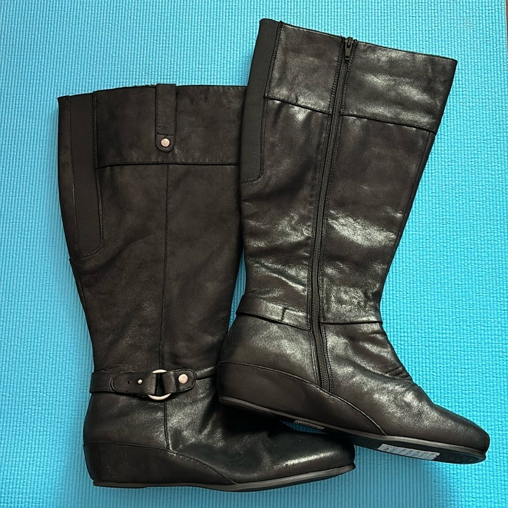 Yuu Shela Black Wedge Riding Boots - Wide Width, Wide Calf Size 10W - Picture 3 of 5